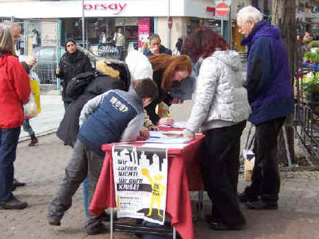 Infostand in Frankfurt-Höchst